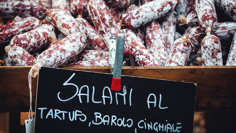 Smag p lokale specialiteter fra Piemonte omrdet, Italien