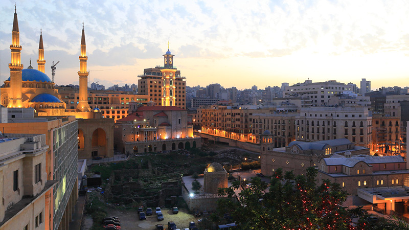 Mohammad Al-Amin mosken og Saint George katedralen i Beirut ved solnedgang