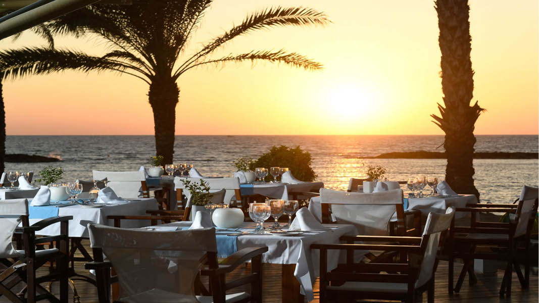 Pioneer Beach Hotel, Paphos