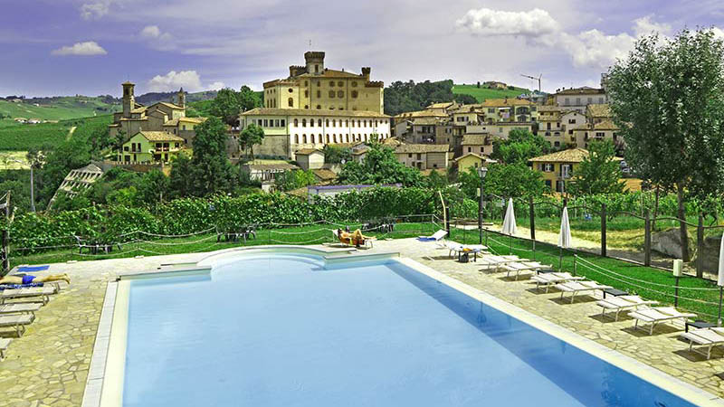 Poolomrdet p Hotel Barolo