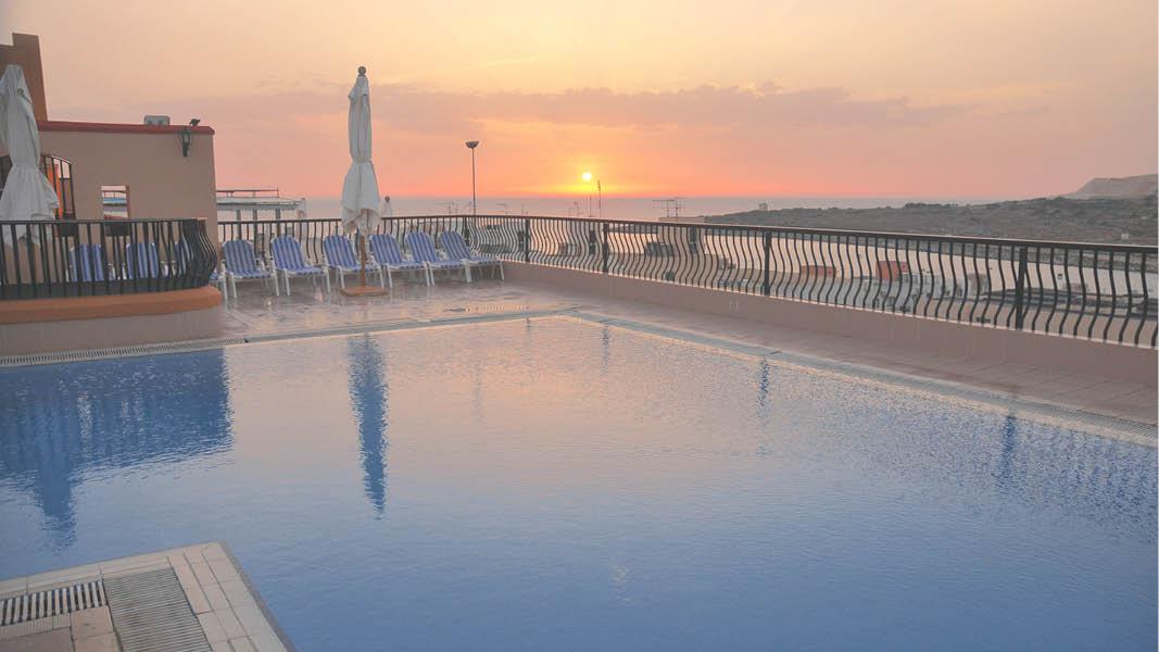 Indendrs pool p Hotel Soreda, Malta