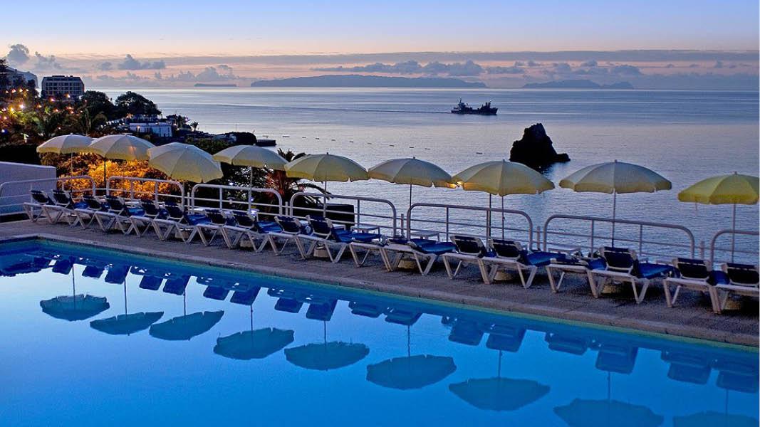 Pool p Hotel Baia Azul, Madeira