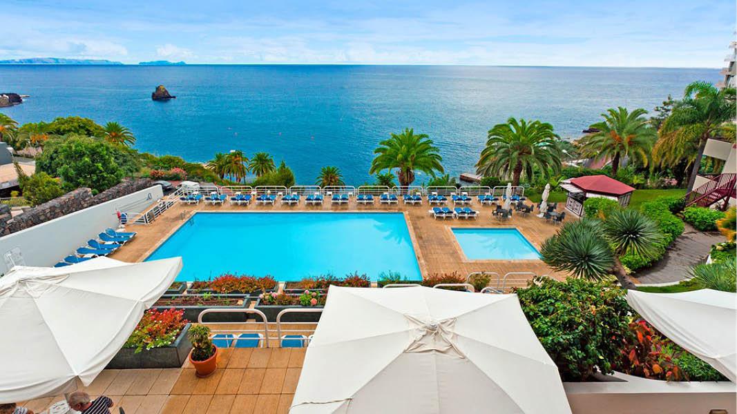 Pool med udsigt p Hotel Baia Azul, Madeira