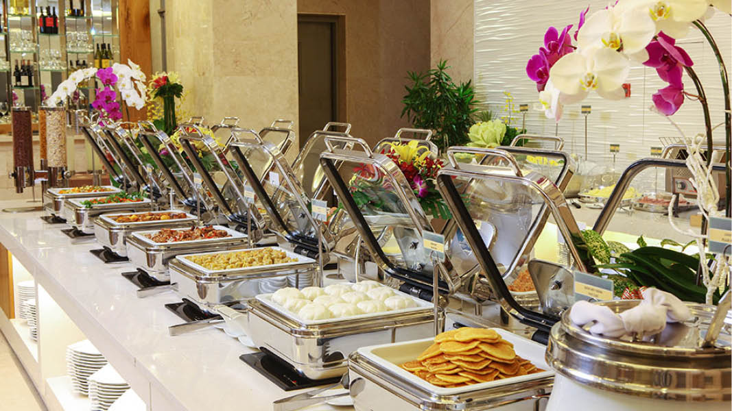 Buffet p Edenstar Hotel